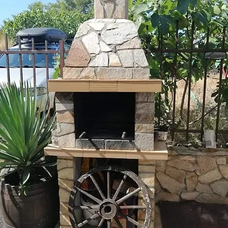 Ξενοδοχείο με διαμερίσματα Vega Σωζόπολη