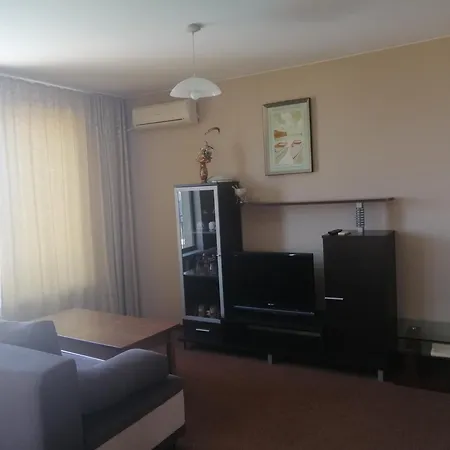 Ξενοδοχείο με διαμερίσματα Vega *